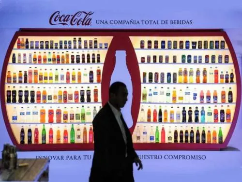 Destapan mexicanos más Coca-Cola que leche y pan