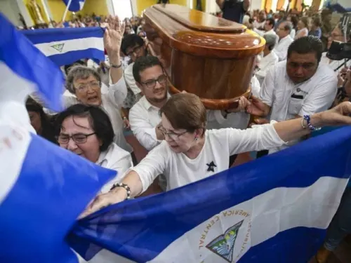 Destituyen a ministra de Salud en Nicaragua en plena emergencia