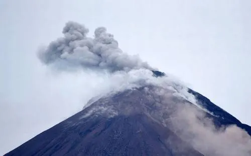 Volcán de Fuego de Guatemala aumenta, de nuevo, su actividad explosiva