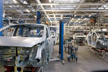 Producción de automóviles en México se contrae en los primeros nueve meses de 2025