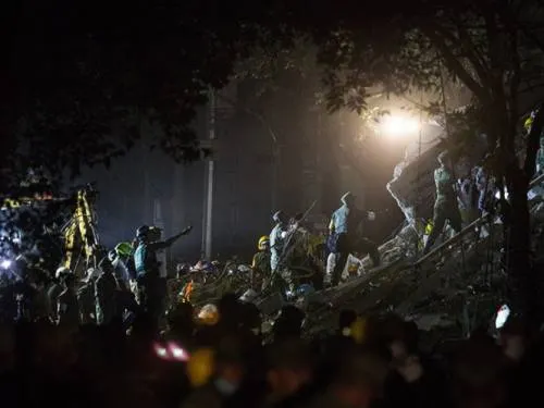 La cifra de muertos por sismo asciende a 217