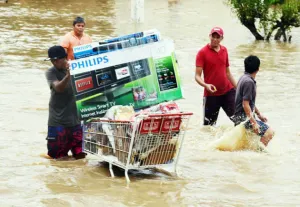 Saquean tiendas en Acapulco