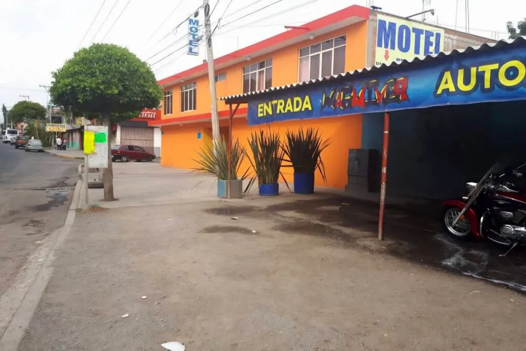 Investigará FGE muerte de una mujer en motel de Bosques de Manzanilla; presumen sobredosis