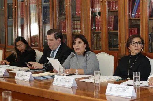 Por incumplir con permisos, Medio Ambiente  clausura “espectaculares fantasma”