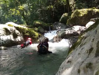 Continúan labores de búsqueda de la menor arrastrada por la corriente del río Bravo en Tlacotepec