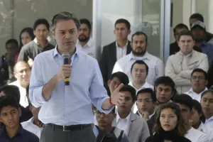 Presentará SEP programa para que migrantes puedan revalidar sus estudios