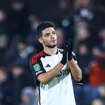 Raúl Jiménez lesionado, causa baja en el Fulham por tiempo indefinido 