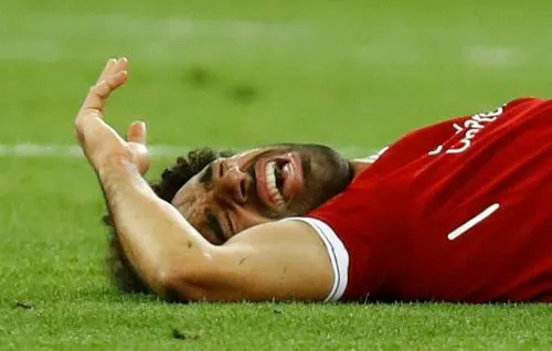 El médico del Liverpool confirmó cuánto tiempo necesitará Mohamed Salah para recuperarse de la lesió
