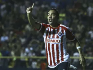 Marco Fabián deja Chivas y va a Alemania