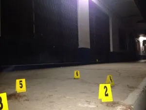 Atacan instalaciones federales en Apatzingán