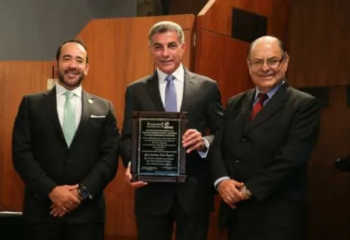 Reconocen a Tony Gali por su compromiso con la libertad de expresión