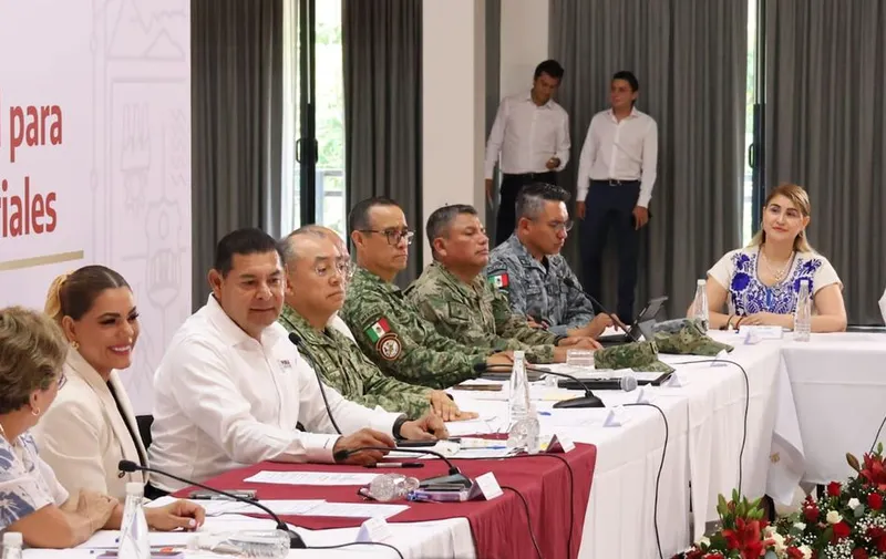 idamis-pastor-convenio-seguridad-pue-gro