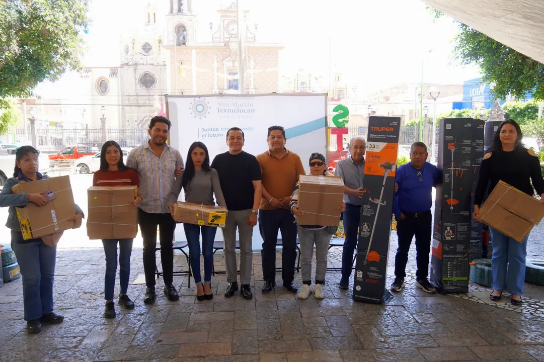 Texmelucan Entrega Herramientas Jardineria Comites Vecinales