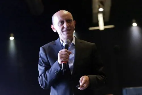 “Se vale soñar” le dice Enrique Doger a Lastiri Quirós