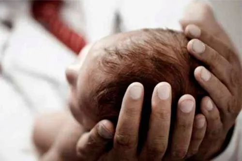 Localizan cuerpo de bebé abandonado en terreno baldío de Tehuacán