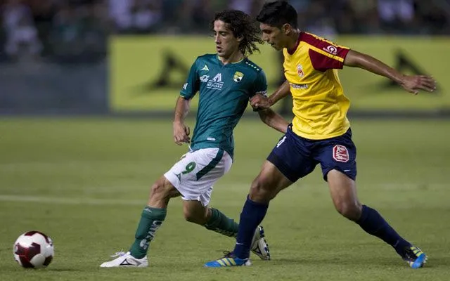 León pierde ventaja de dos goles y empata con Monarcas