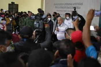 Y la Turba Irrumpió en la Gira del Presidente López Obrador…