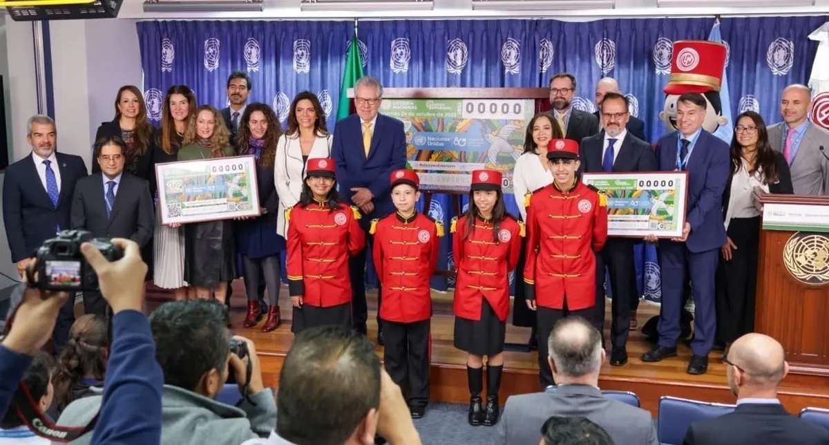 Develación del billete de Lotería Nacional conmemorativo por el 80 Aniversario de la ONU