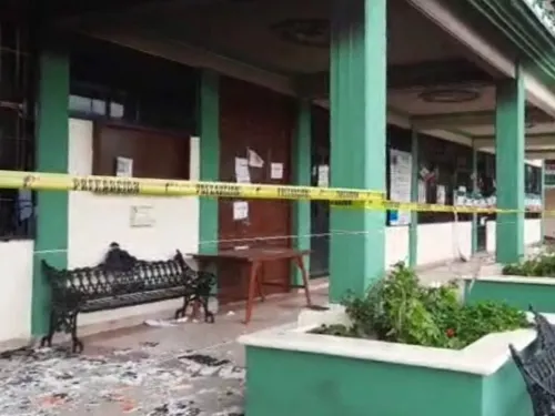 Incendian palacio municipal en Oaxaca por conflicto político