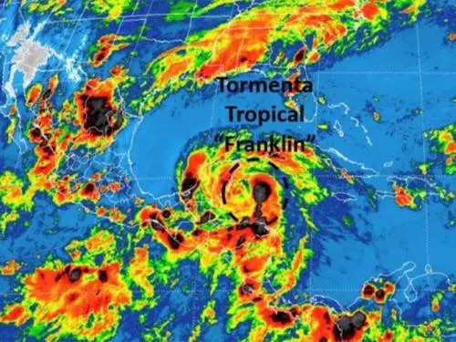 Alerta roja en Quintana Roo por ‘Franklin’