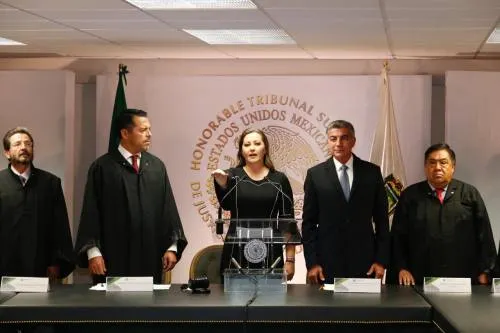 Martha Erika Alonso rinde protesta como gobernadora ante el Tribunal Superior de Justicia