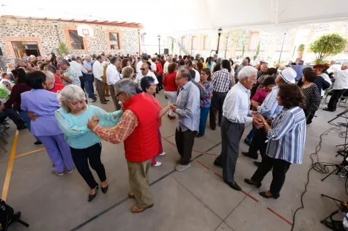 Favorece SEDIF a más de 10 mil adultos mayores en 187 Estancias de Día