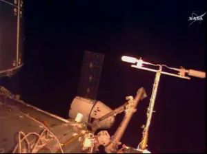 La cápsula Dragon de SpaceX llega a la EEI
