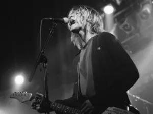 Subastarán guitarra que pertenecía a Kurt Cobain