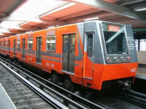 Con petardos hieren a dos personas en metro del DF