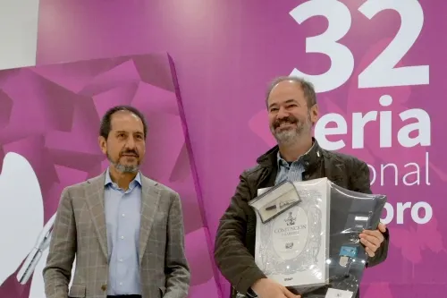 Presenta Juan Villoro El Vértigo Horizontal en la Fenali 2019