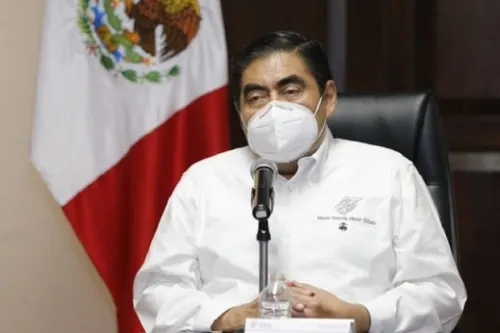 Las Cinco Guerras de Miguel Barbosa