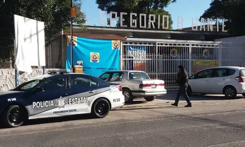 Sorprenden a alumnos del Centro Escolar Gregorio de Gante con arma de fuego