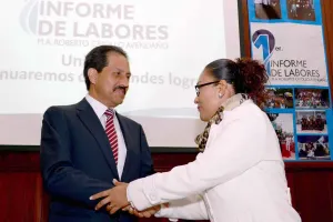 Destaca Alfonso Esparza que grandes logros son resultado de un trabajo en equipo