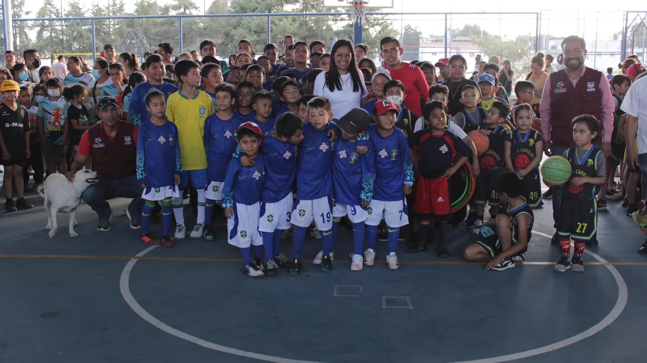 ARIADNA AYALA ENTREGA MATERIAL Y EQUIPO A CENTROS DE INICIACIÓN DEPORTIVA DEL AYUNTAMIENTO DE ATLIXCO