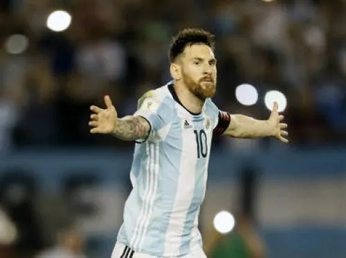 Messi, suspendido por la FIFA tras insultar a árbitro