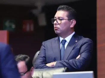 Néstor Camarillo renuncia al PRI; deja un partido desahuciado y en ruinas