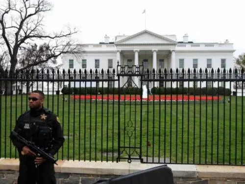 Otra asesora de seguridad nacional le renuncia a Trump