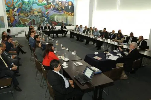 Capacitan SGG y Contraloría a funcionarios en materia de blindaje electoral