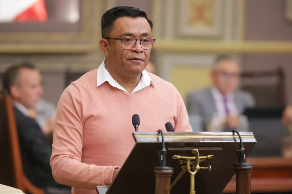 Defiende Edgar Garmendia nueva sede del Congreso de Puebla