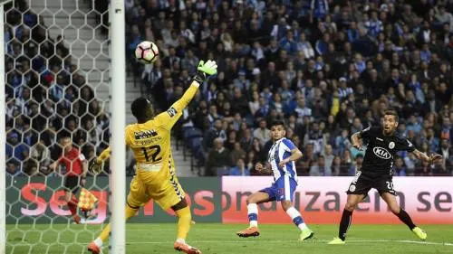 Tecatito anotó golazo