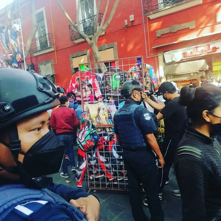 Ambulantes regresan al corredor 5 de Mayo previo a llegada de Reyes Magos