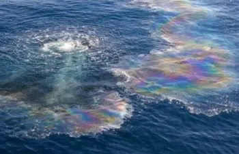 Exigen comparecencia de director de Pemex por derrame en golfo de México y presunto ocultamiento de información