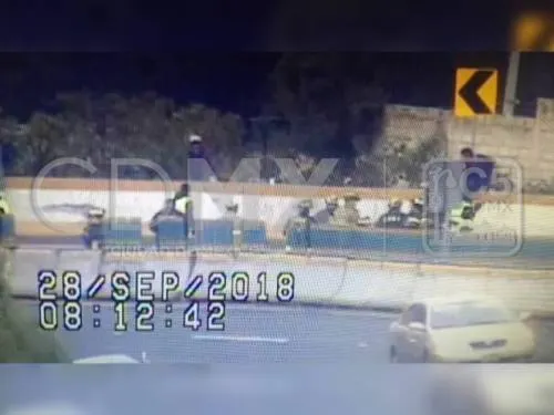 Vuelca camión de carga en la México-Cuernavaca