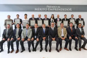 Reconoce ayuntamiento a emprendedores de Puebla