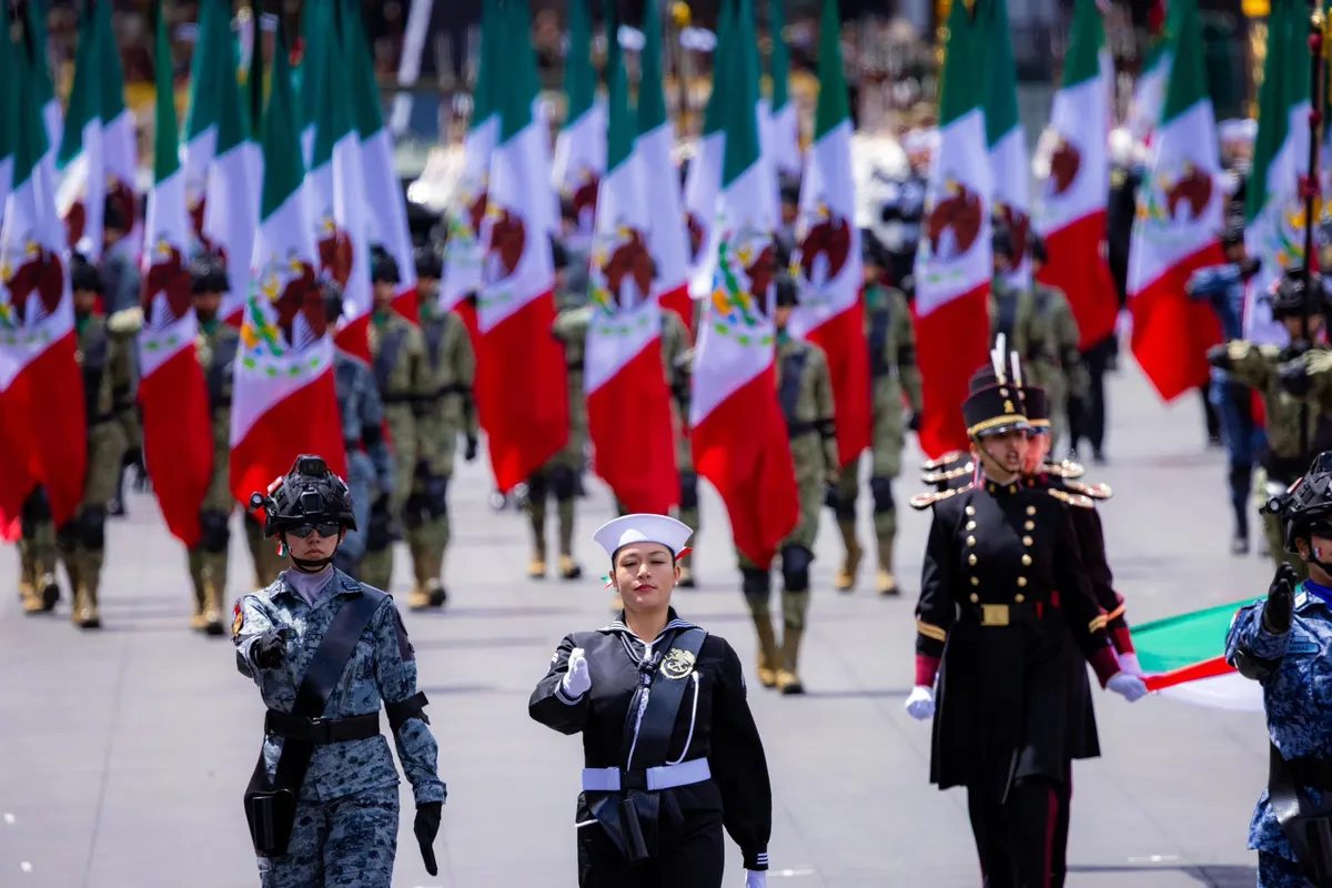 Claudia Sheinbaum encabeza su primer desfile cívico-militar y defiende la soberanía de México en el 215 aniversario de la Independencia