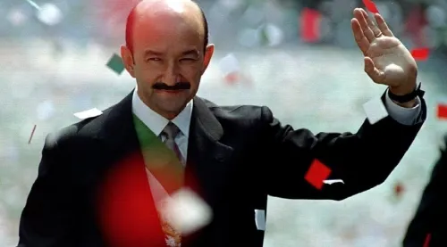 A Carlos Salinas lo considero un mal gobernante, pero no por eso me voy a meter con sus hijos: AMLO