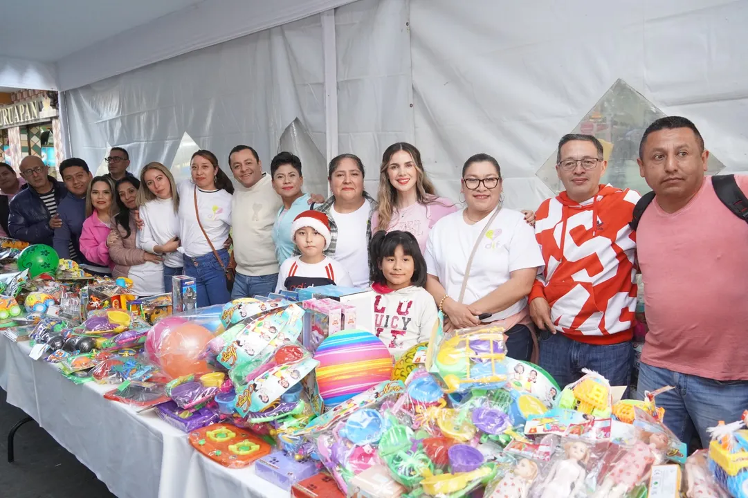 En Texmelucan, más de 3 mil niños y niñas recibieron juguetes de Dia de Reyes