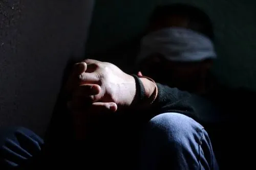 Autoridades ministeriales rescatan a dos hombres retenidos en Tepetzingo
