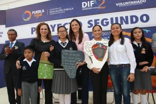 Dinorah López fomenta el arte y los valores en las escuelas