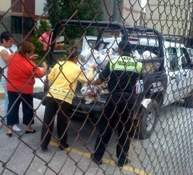 Los agarran con la despensa en la masa
